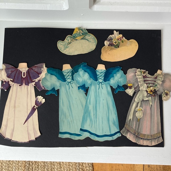 Vintage | Raphael Tuck & Sons Paper Doll Dresses & Hats Set - Blue, Teal, Cream - Picture 2 of 11